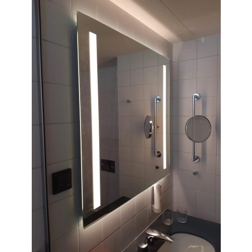 Fürdőszobai világító tükör 90 x 90 cm