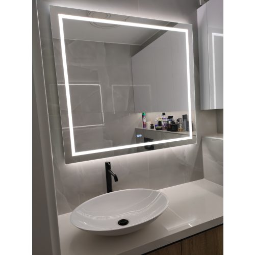   LED tükör 90 x 70 cm érintőszenzoros előre és  külön kapcsolható háttér világítás