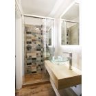 Ledes tükör háttér világítással