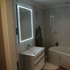 LED tükör 60x80 cm kőrben világító sávval