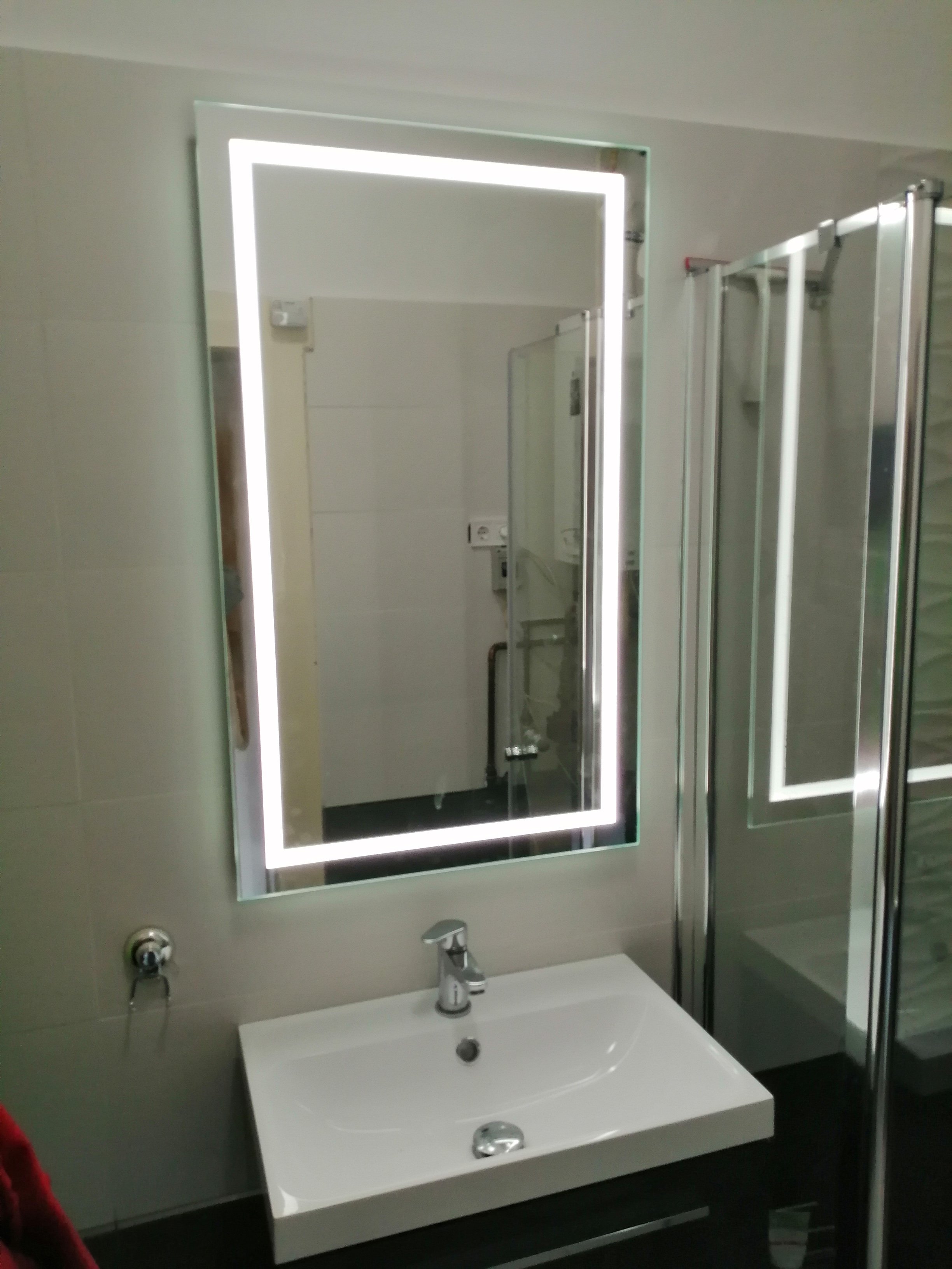 Miért válasszunk fürdőszobánkba LED tükör világítást?